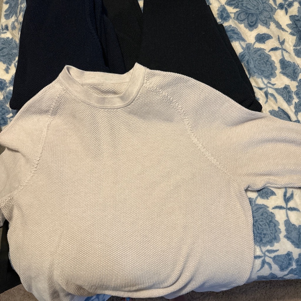 Lululemon long sleeve sweater